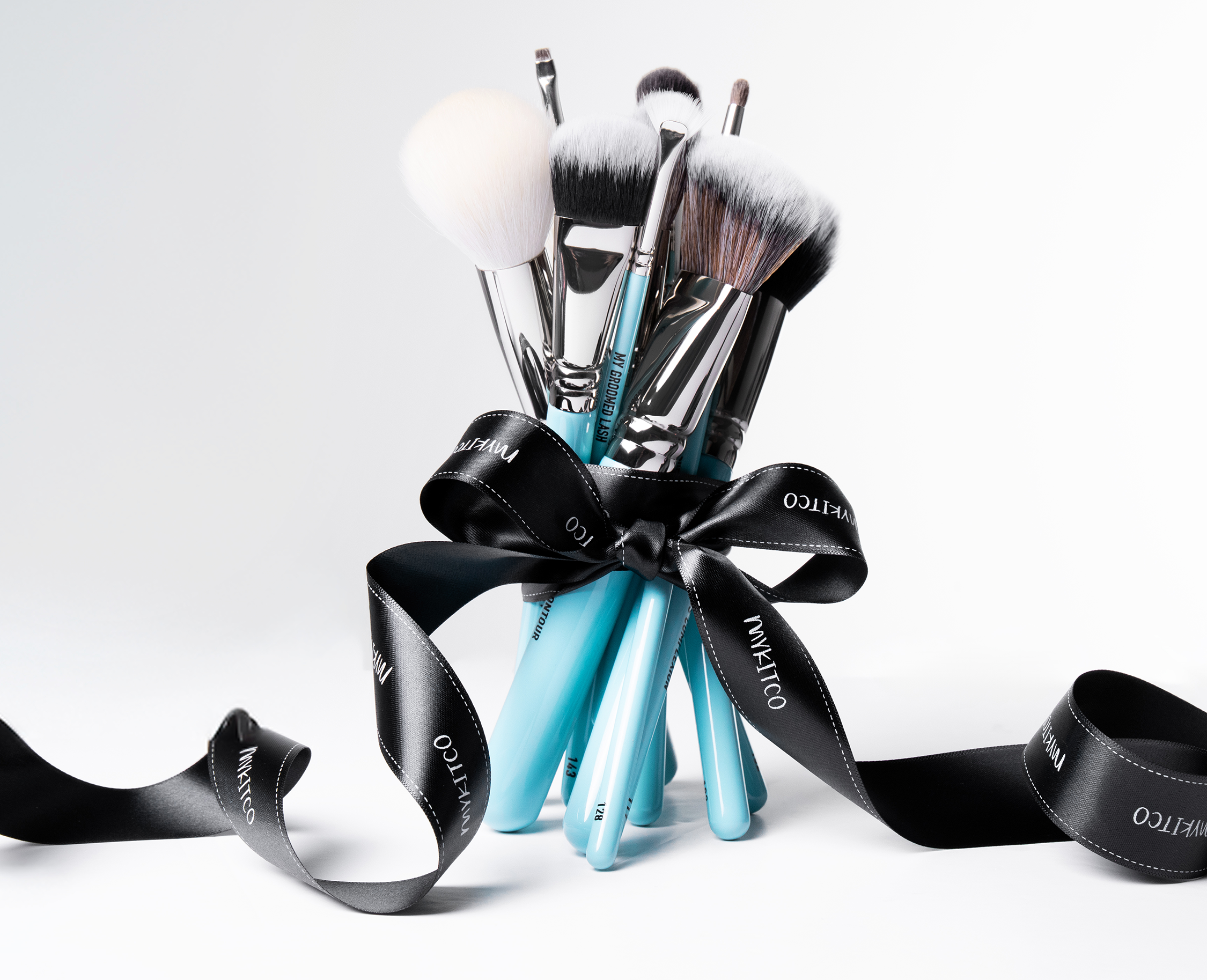 5 Underrated Brushes That Transform Your Holiday Looks