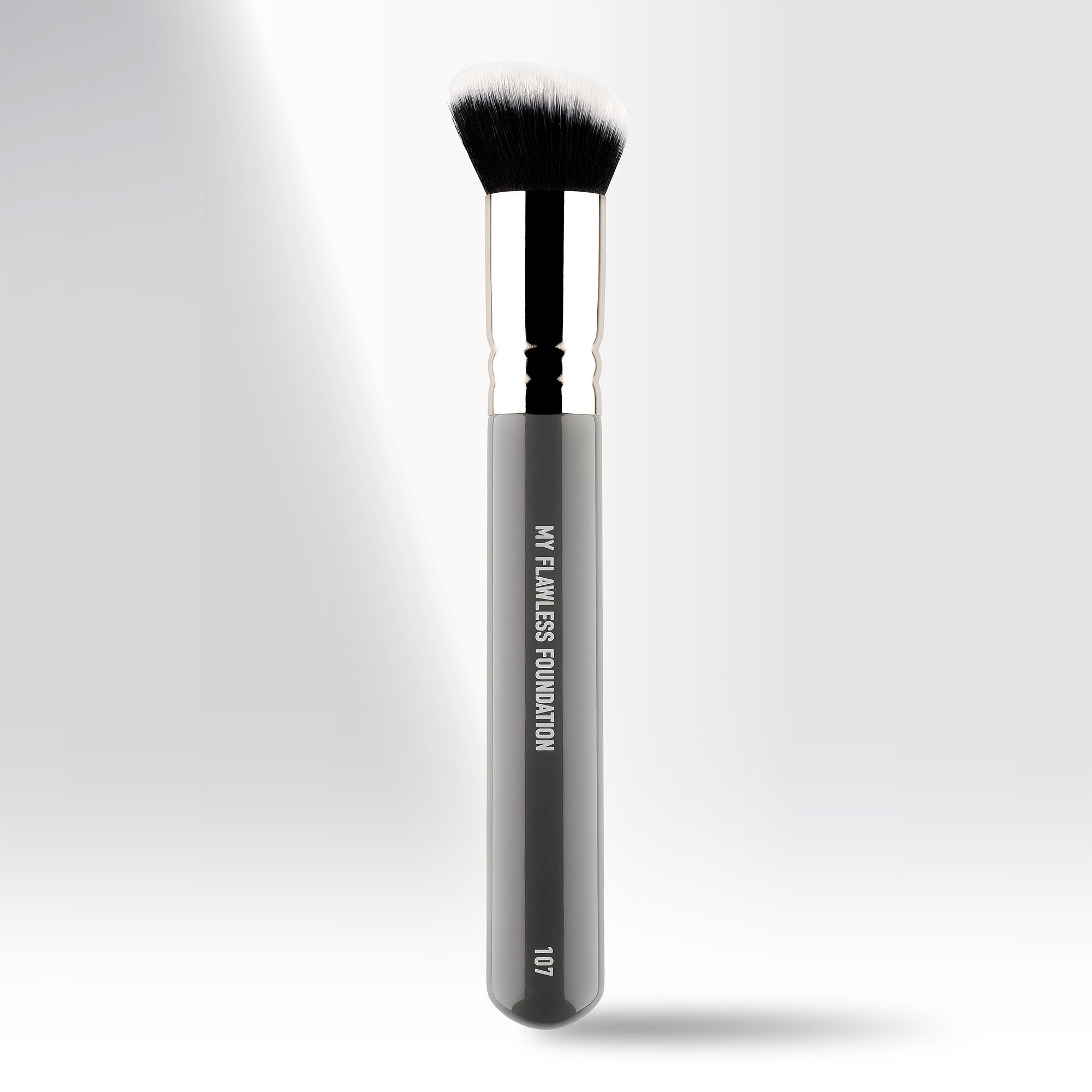 107 - MY FLAWLESS FOUNDATION - MYKITCO.™