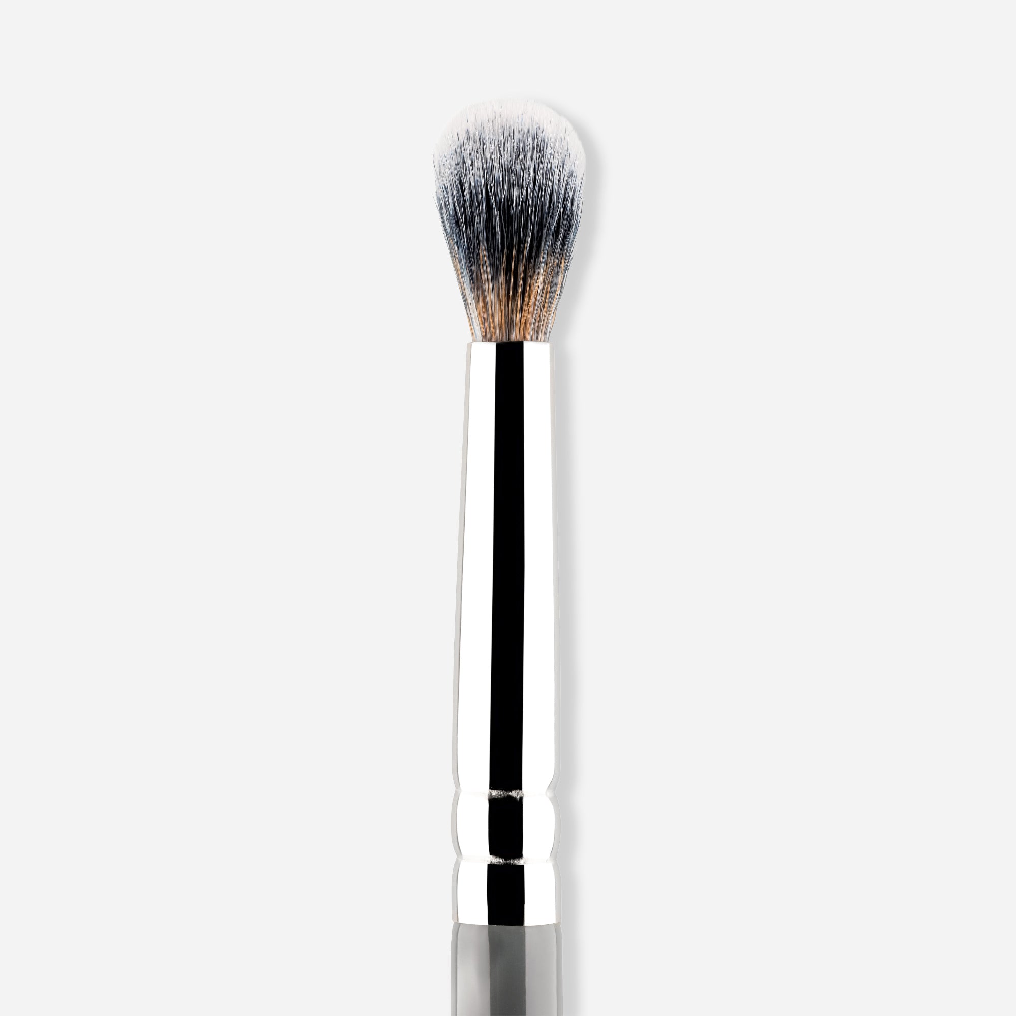 240 - MY FLUFFY CREASE BRUSH
