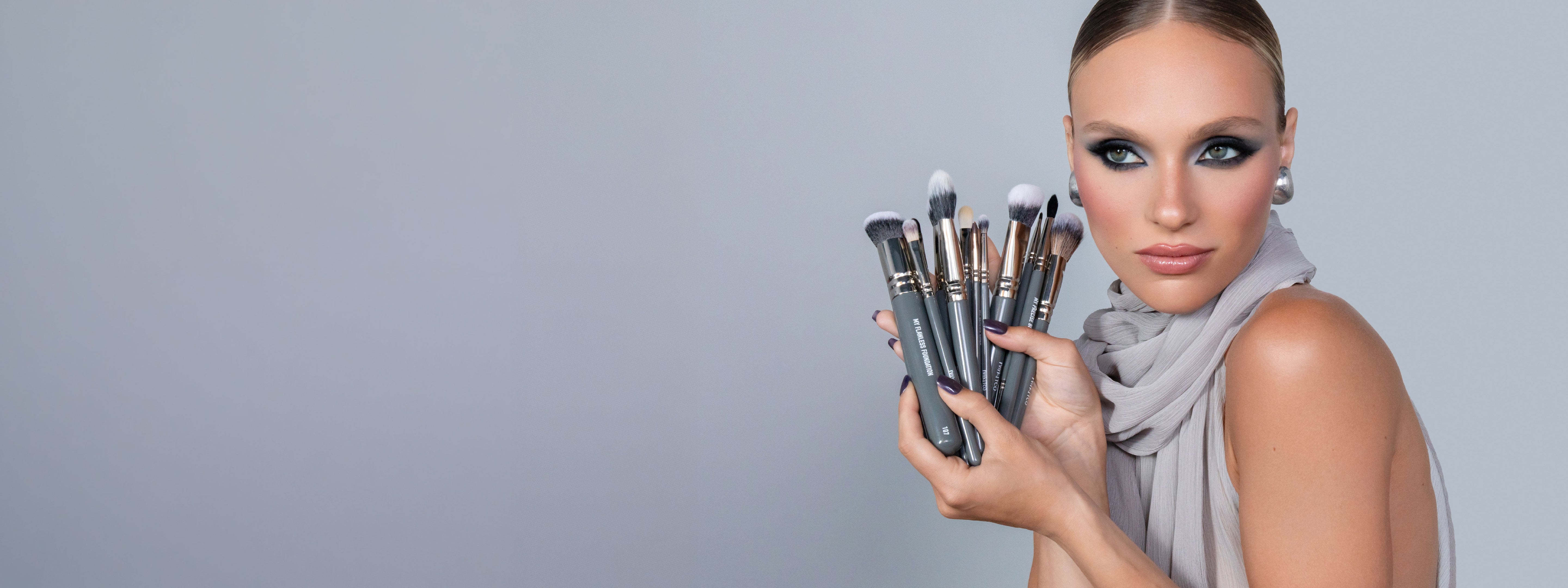 MY ESSENTIAL BRUSH SETS