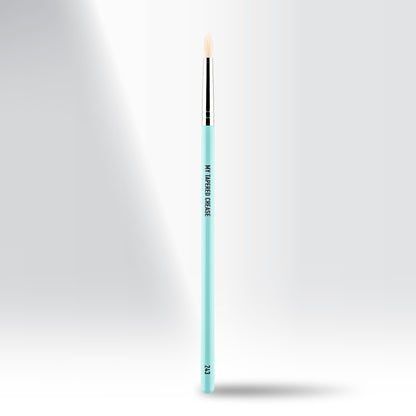 243 - MY TAPERED CREASE - MYKITCO.™