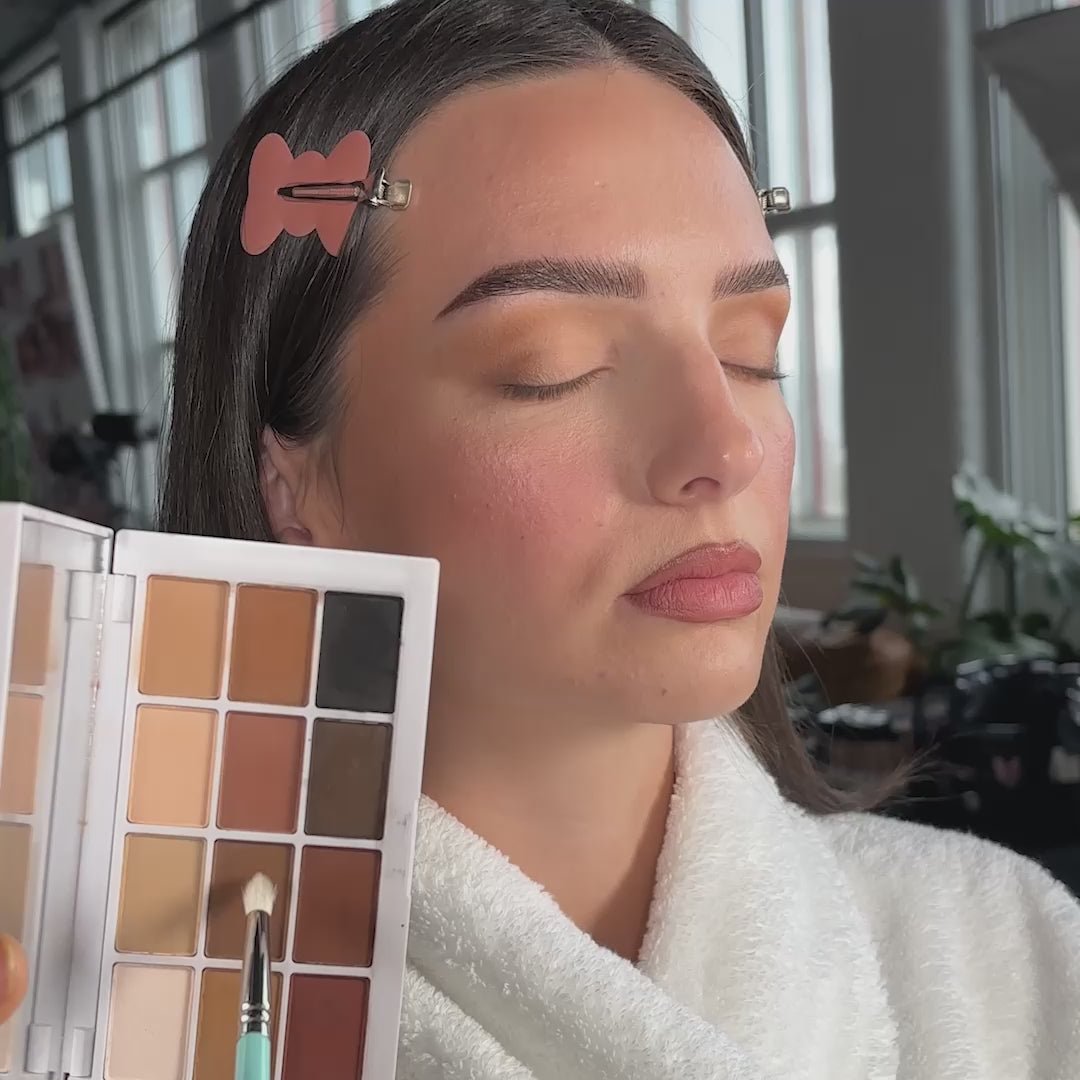 243 - MY TAPERED CREASE BRUSH
