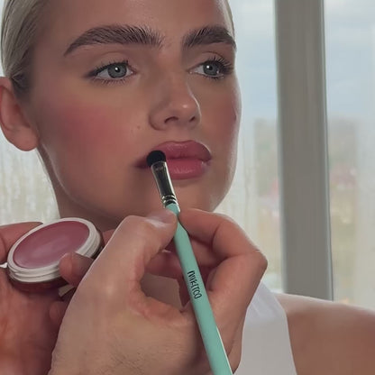 504 - MY BLURRED LIP BRUSH