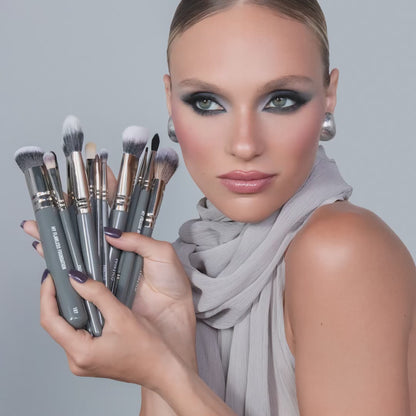 MY BIG ESSENTIAL BRUSH SET