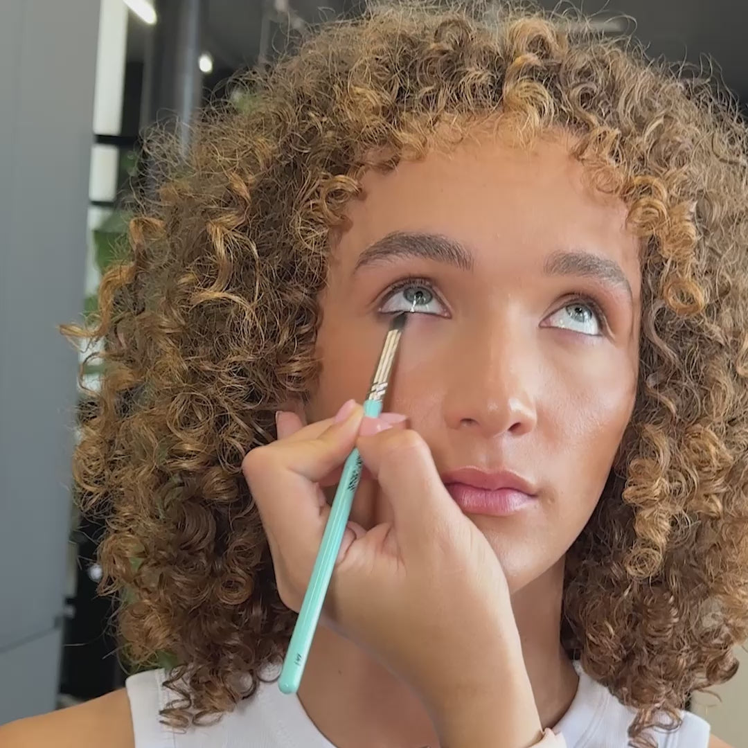 241 - MY SMOKY CREASE BRUSH