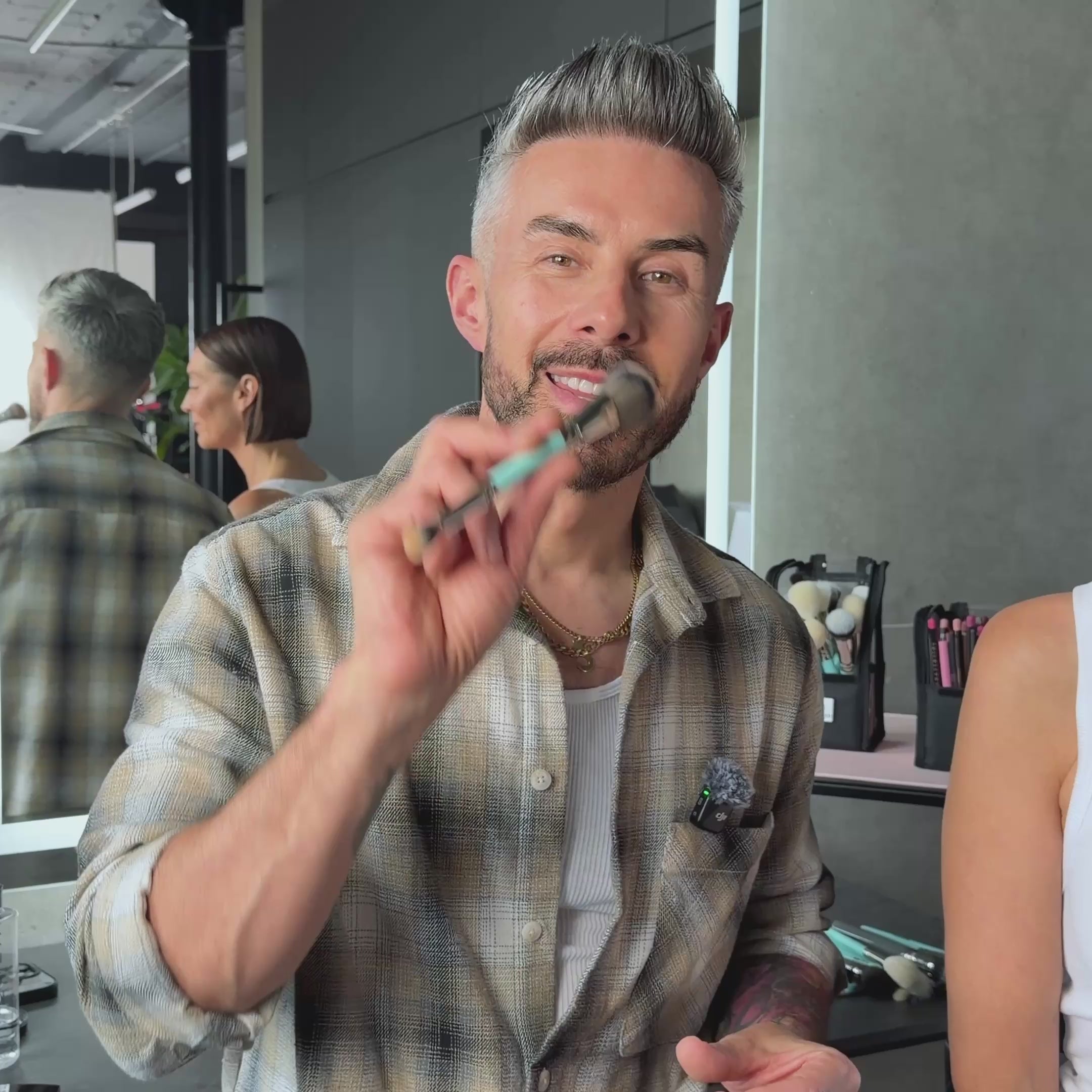 703 - MY SMOOTH & PERFECT BRUSH